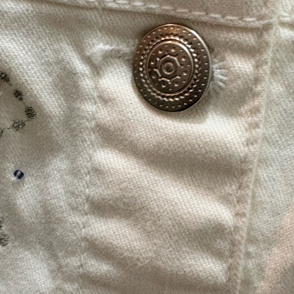 White Hearts of Palm Embroidered Jacket - Picture 7 of 7